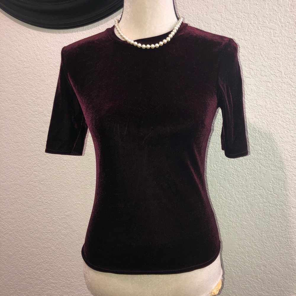 Short sleeve valor top - Picture 2 of 4